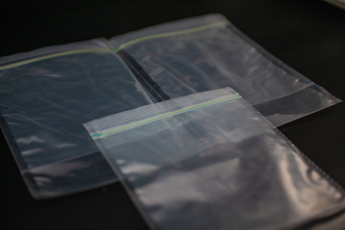 clear-zipper-bags-resealable-plastic